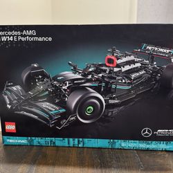 New LEGO Mercedes-AMG F1 W14 E Performance 