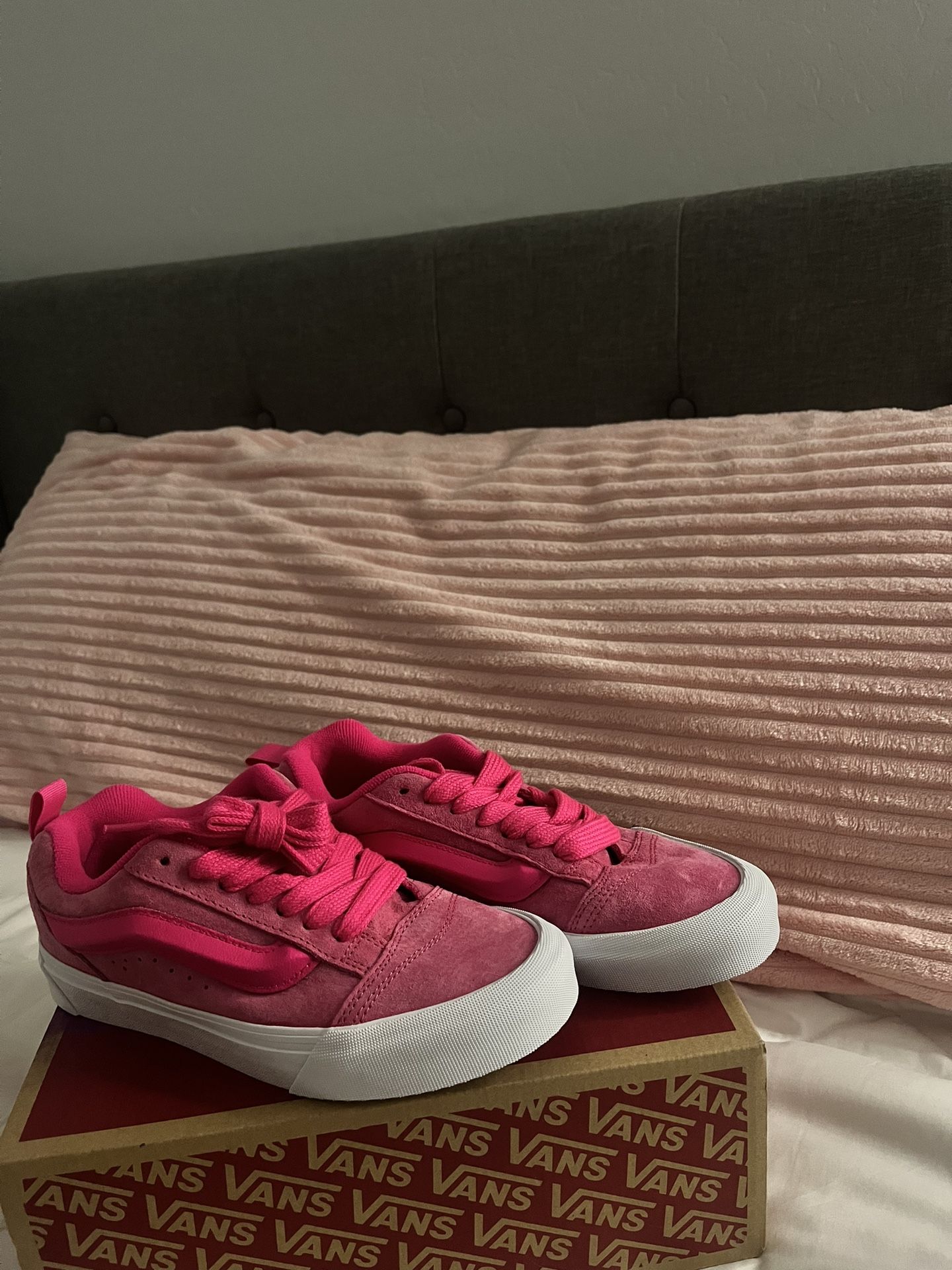 pink knu skool vans