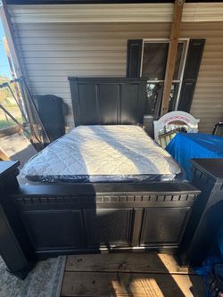 Queen size bed frame mattress, and box frame