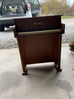 Antique Schoenhut Child’s Piano
