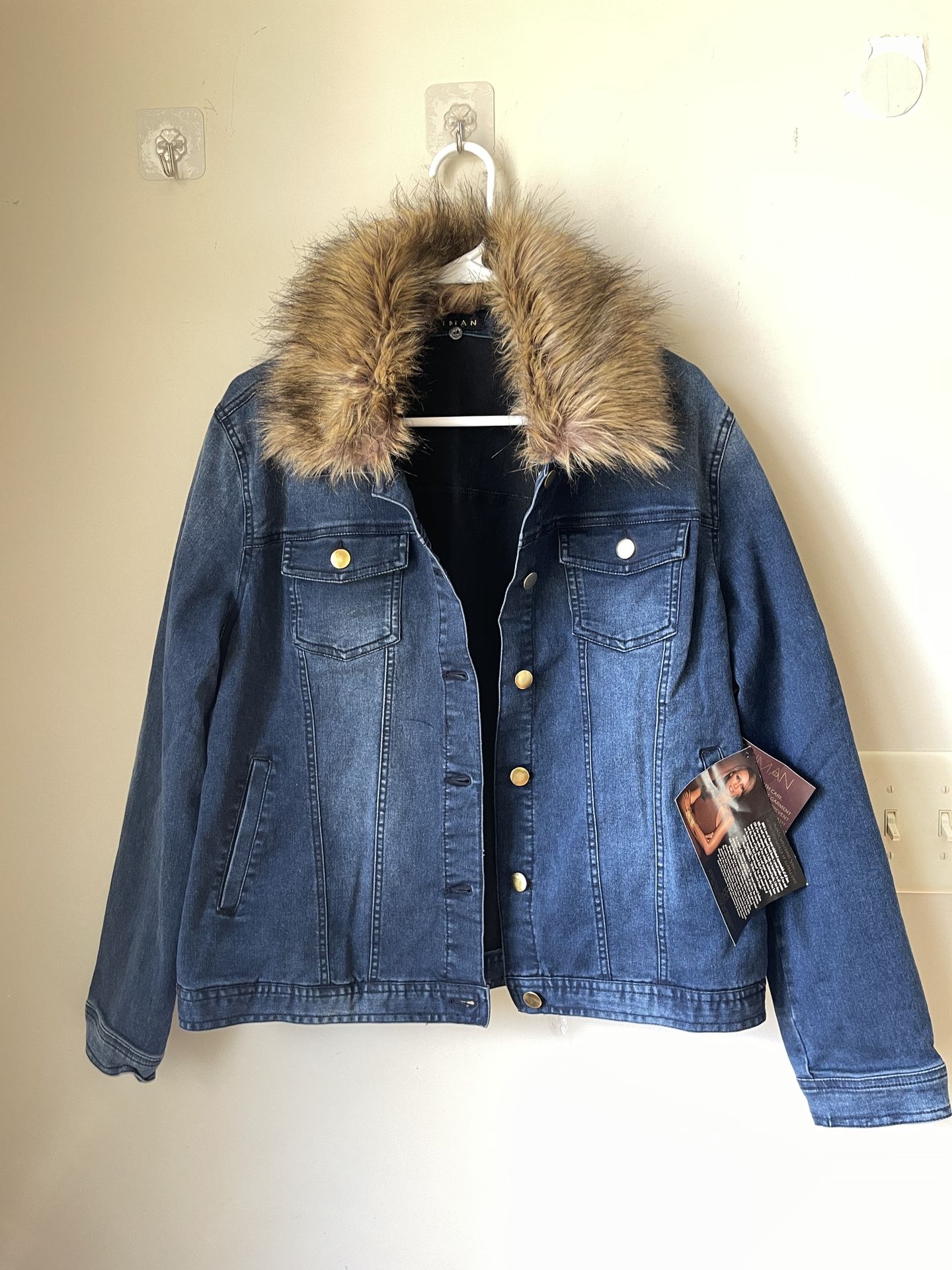 Iman Denim Jacket w/ Removable Faux Fur Collar Women’s large NWT