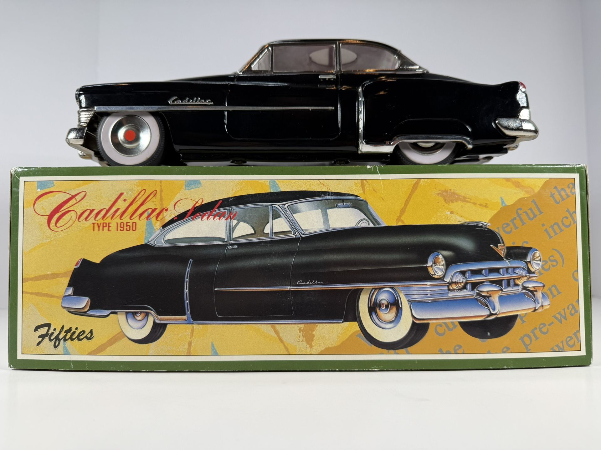 VINTAGE ICHIKO FIFTIES TYPE 1950 BLACK BUICK SEDAN TIN “FRICTION” CAR 1/18 SCALE JAPAN