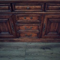 Mahogany Dresser 