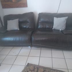 Leather Couch $75 Firm Price.. We Paid 1.000