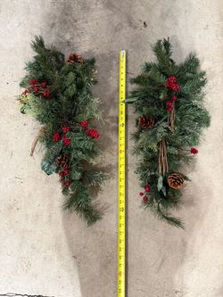 Set of 2 Christmas decor