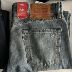 Levi’s Jeans / True Religion / 