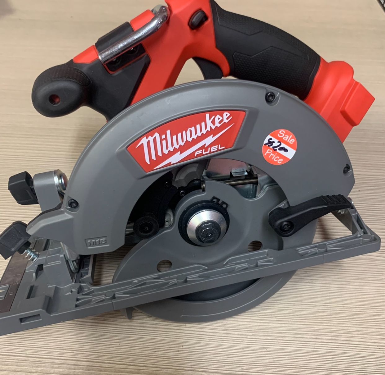 Milwaukee New 61/2” Circular Saw 18M Fuel Brushless 