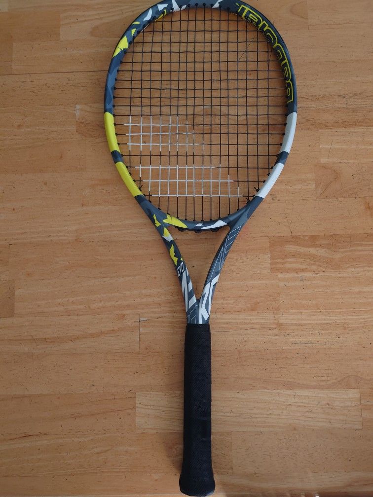 Babolat EVO Aero