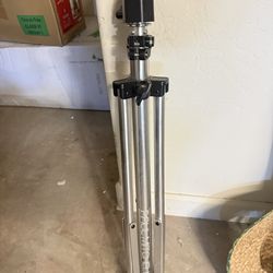 Paul mitchell tripod