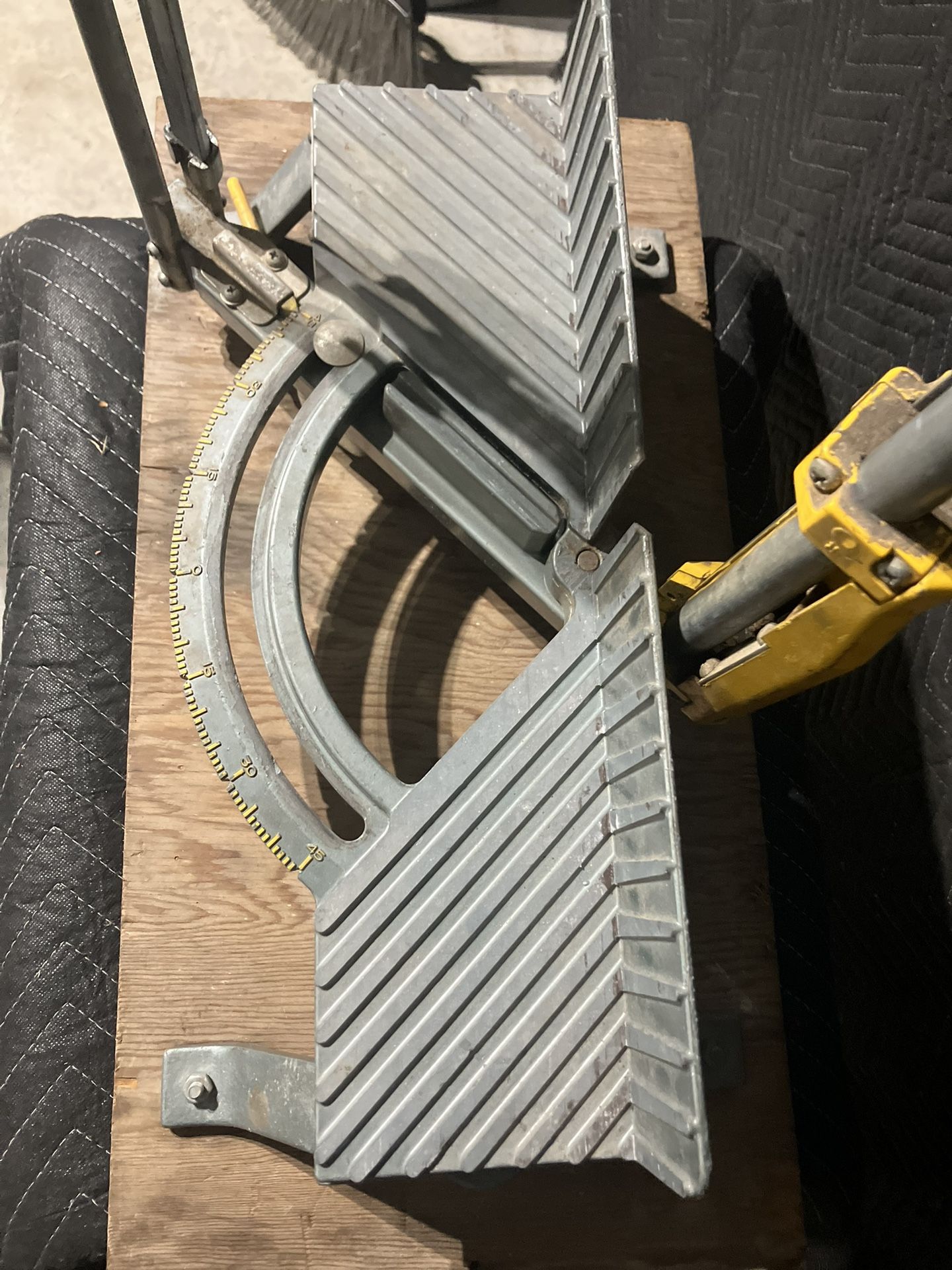 MITER BOX NO SAW (OTHER SAWS & TOOLS)