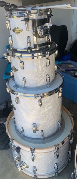 Pearl drum set