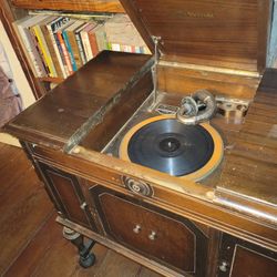 1904 Victrola Granada 16089 Phonograph 