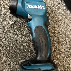 Makita DML815 18V LXT® Lithium-Ion Cordless L.E.D. Flashlight, Flashlight Only