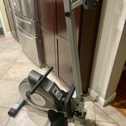 Sunny Fitness Rowing Machine 