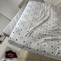 Queen Mattress + box Spring 