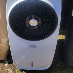 Black and Decker Swamp Water Cooler and remote