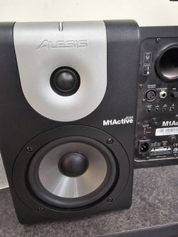 M1 Active 520 studio monitor speakers