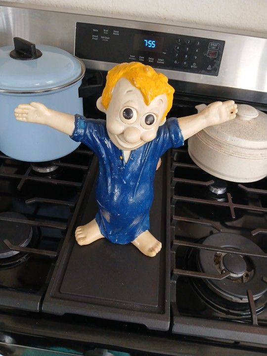 12" R.W. Berries Statue