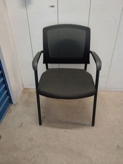 Set Of 2 guest chairs $80