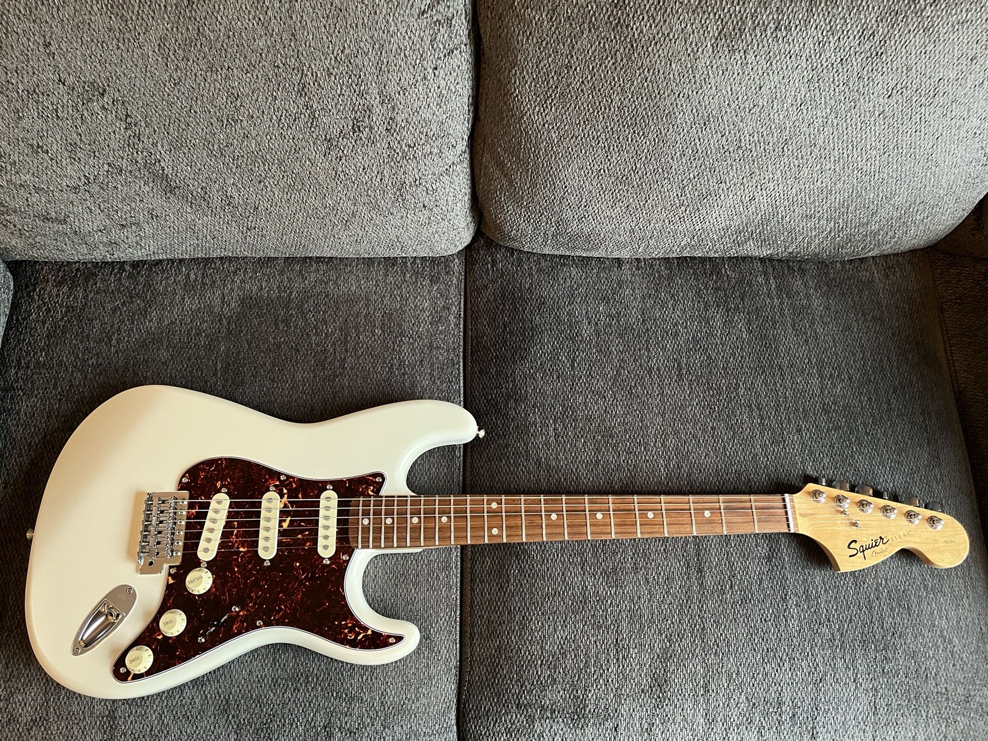 Squier Affinity Strat