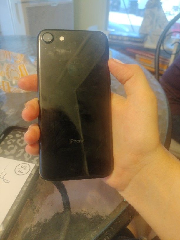 iPhone 8 Comes with Case