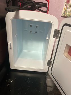 Mini beverage fridge