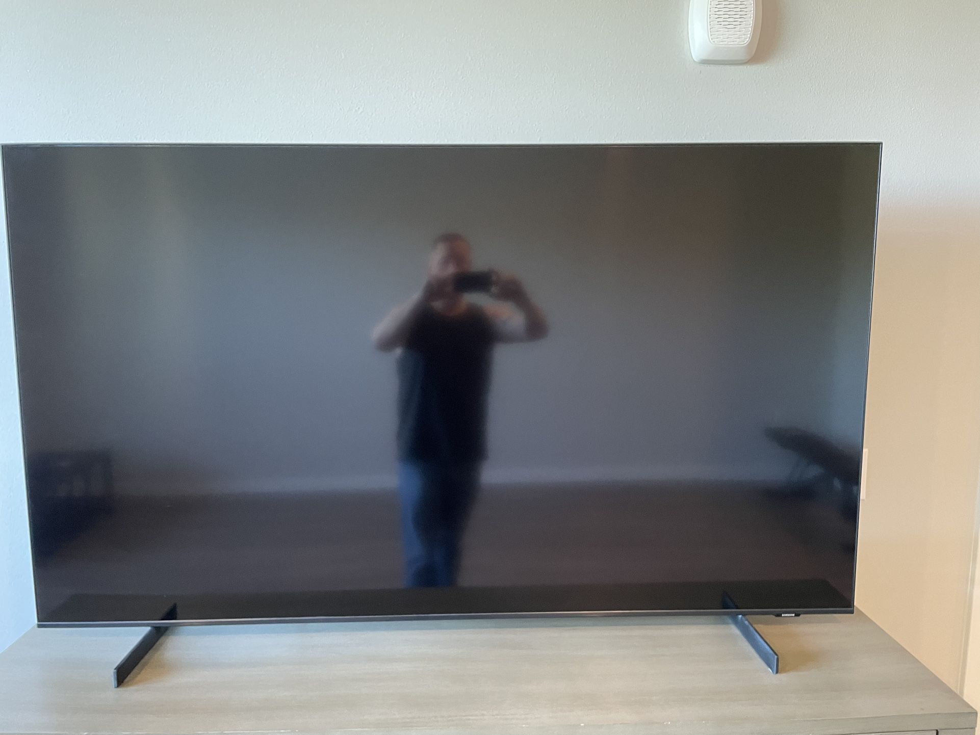 60 Inch Samsung Tv. Good Condition.