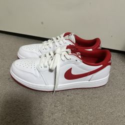 WORN ONCE JORDAN 1 LOW RED SIZE 8.5