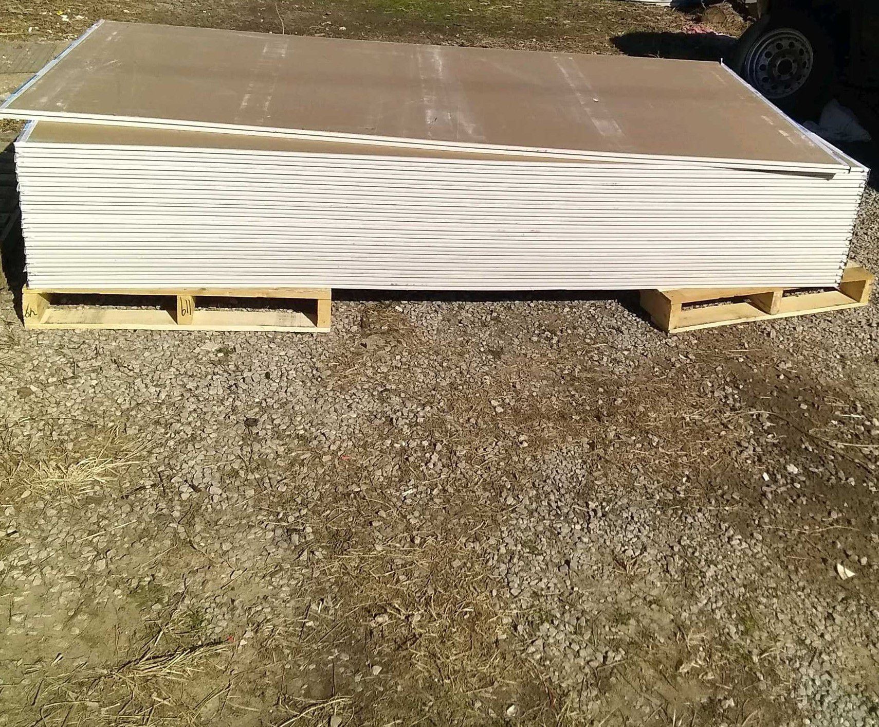 30 pieces of sheetrock, "Tuff Rock" (Actual: 0.05-in x 3.99 x 11.99-ft) Drywall Panel