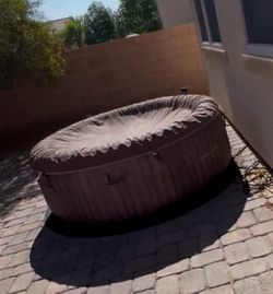 Hot tub inflatable
