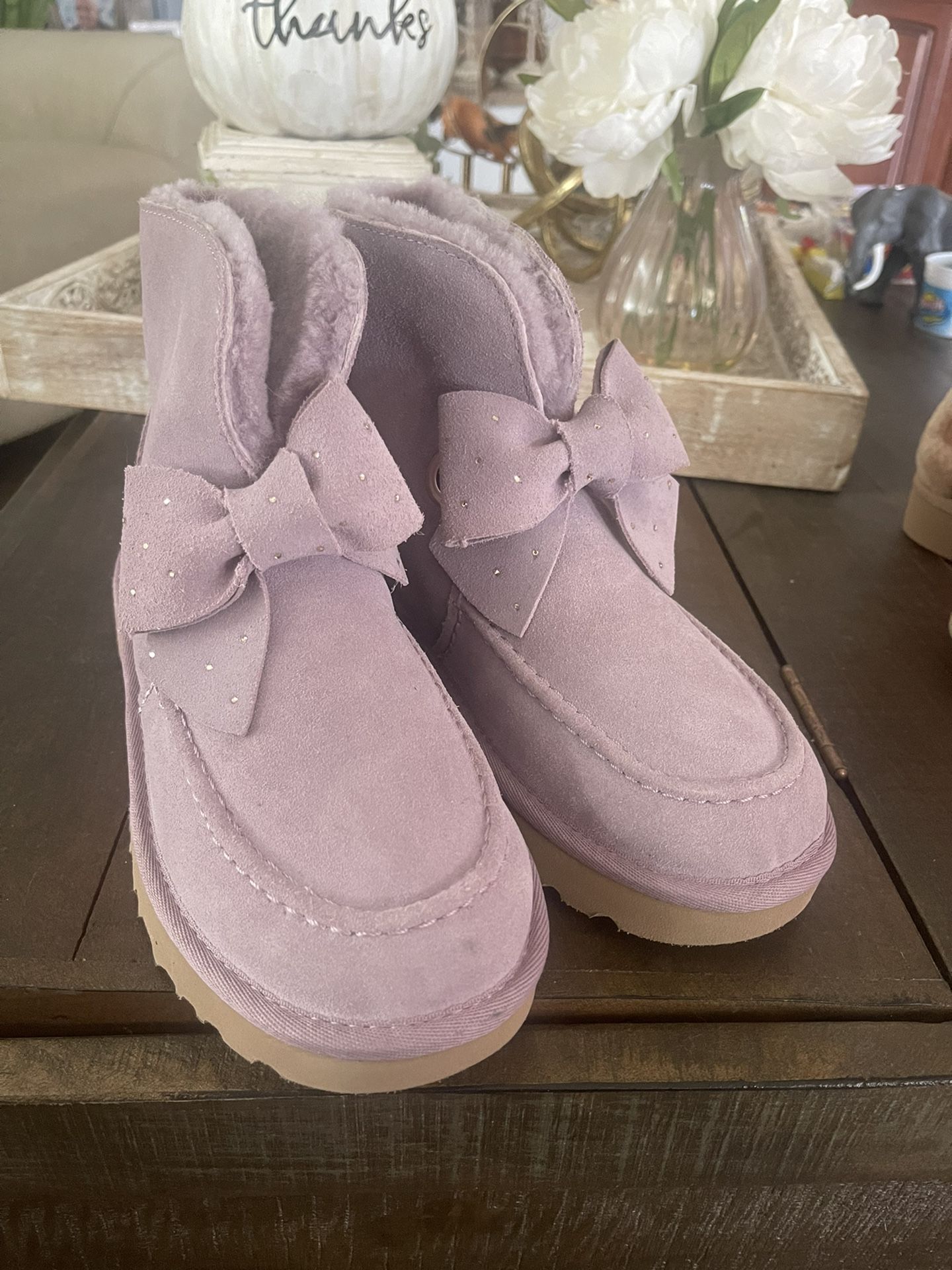 Girls Authentic Uggs Size 5