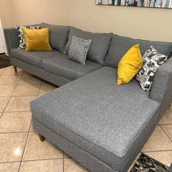 Living Spaces Beautiful Gray Sectional Couch 
