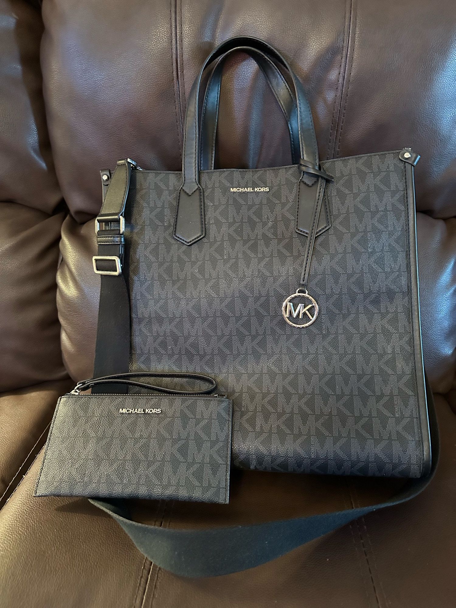 Michael Kors Large Tote And Matching Wallet 