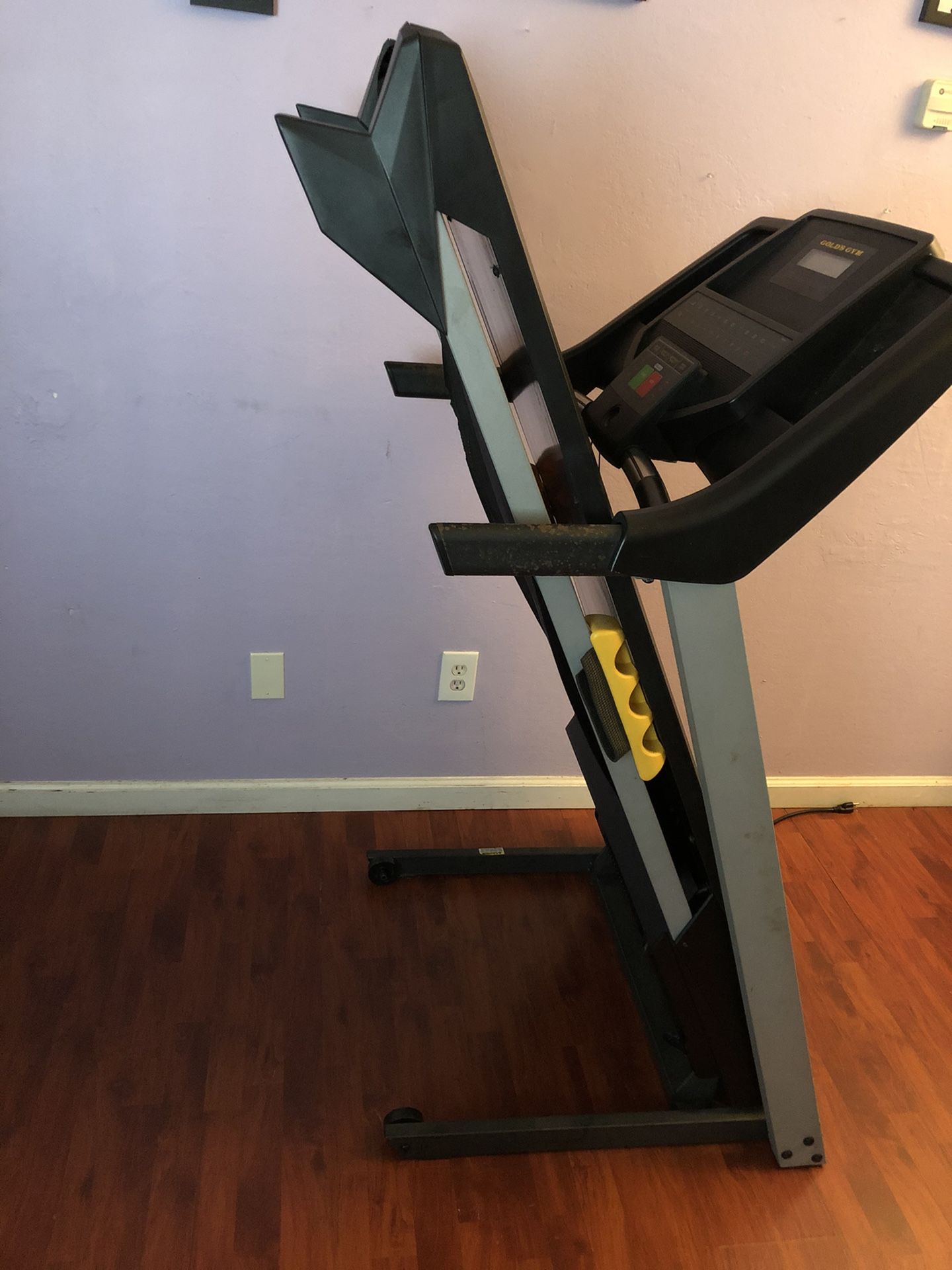 Gold’s Gym 420 treadmill for Sale in Hayward, CA OfferUp
