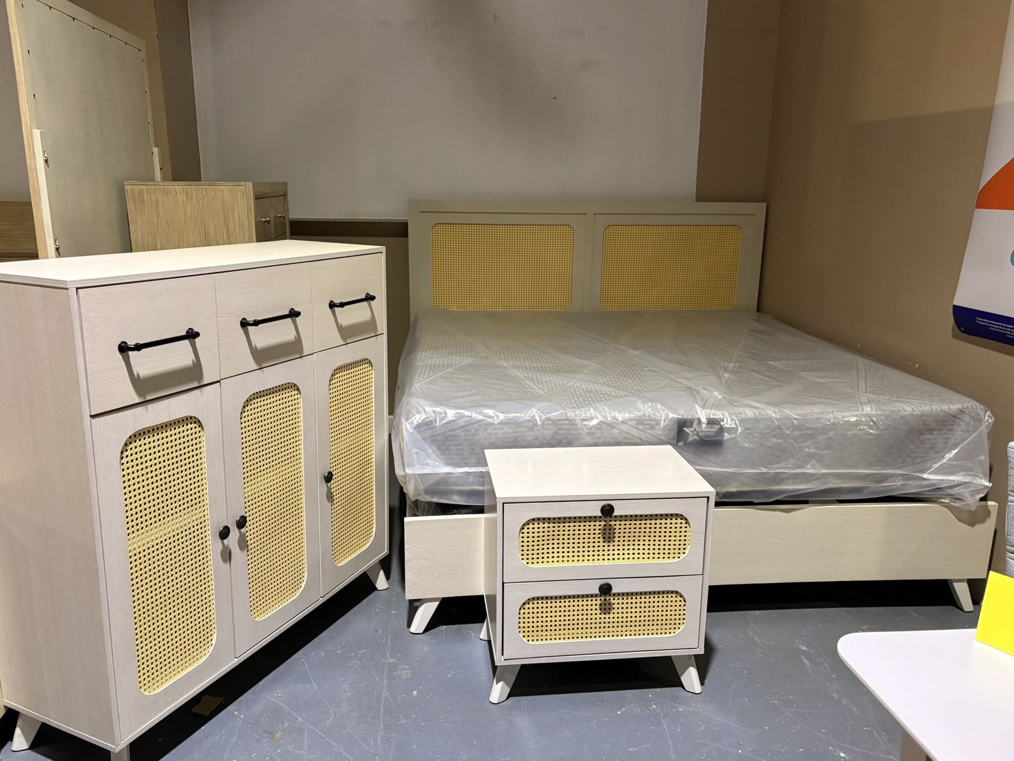 New King Size Bedroom Set
