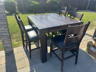 Used Dinning Set. Wood , Espresso