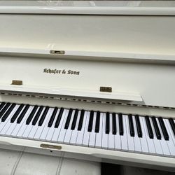 🎄 Special! White Schafer & Sons Upright Piano