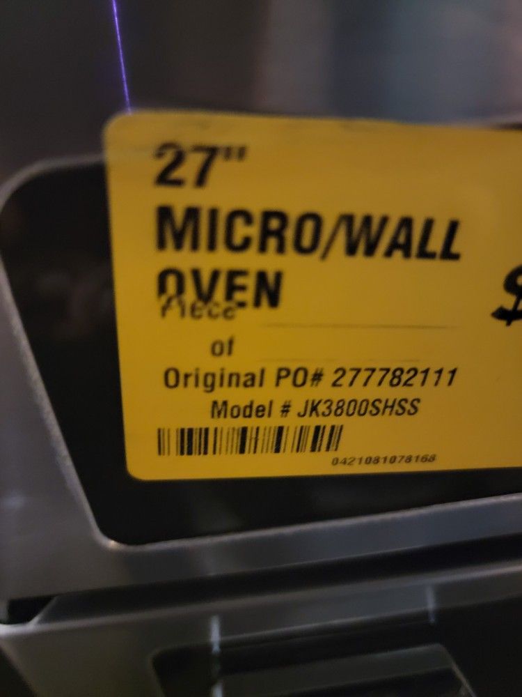 Brand New Micro Oven 27 Inches.