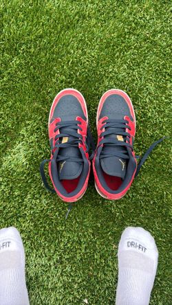 Jordan One Low Size 4 Y
