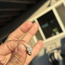 DIAMOND RING