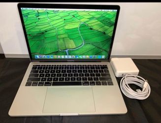 MacBook Pro 2017 256Ssd (excellent condition)