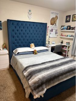 Bedroom set + TV