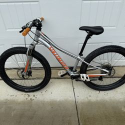 Specialized Riprock 24 – Kids’ Mountain Bike (2018 model, purchased new in 2020)