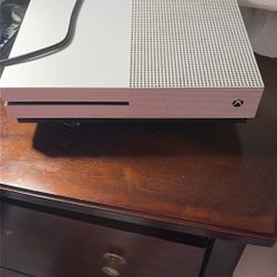  Xbox One S