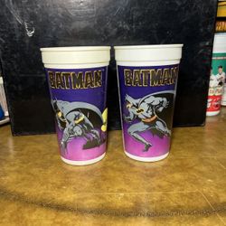 2 VINTAGE TACO BELL BATMAN 32 OZ COLLECTIBLE PLASTIC CUPS(1989)