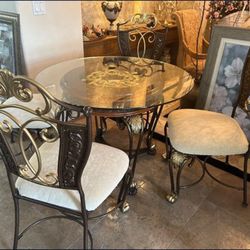 Dinning Table 