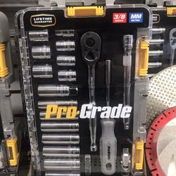 25 Pc Socket Set Reg Price $39 On Sale Because Closing The Store $19 We Are In Van Nuys 
