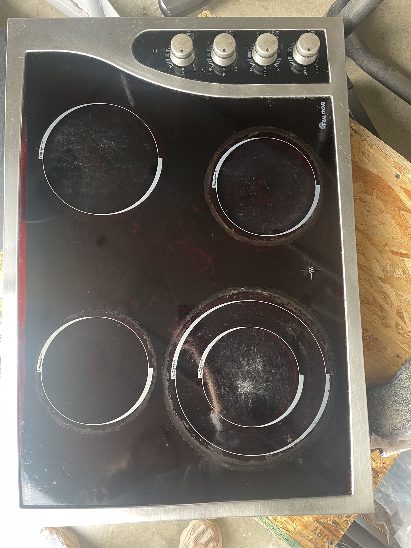 Fulgor Milano - Cooktop Black, 30in, 