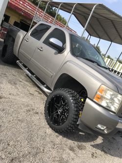 20x12 off-road wheels on 33s $1700