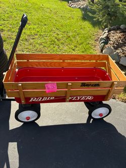 Radio flyer traveler retro wagon